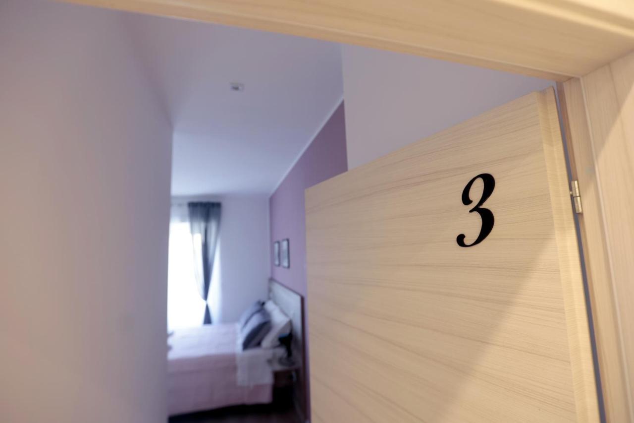 Angio Holiday Rooms Napoli Ngoại thất bức ảnh